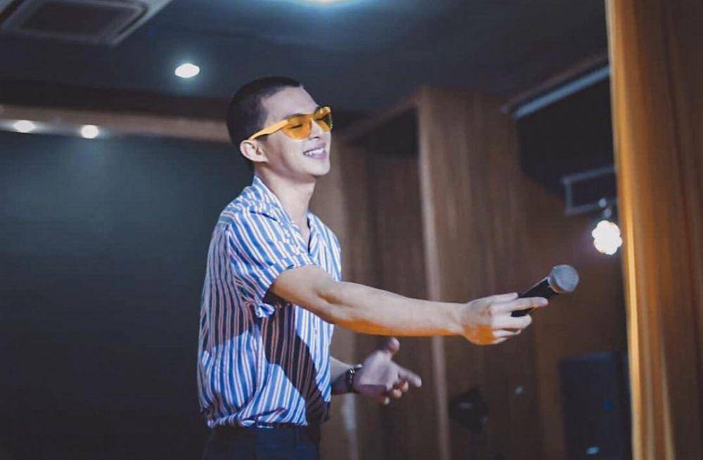instagram.com/rey_mbayang