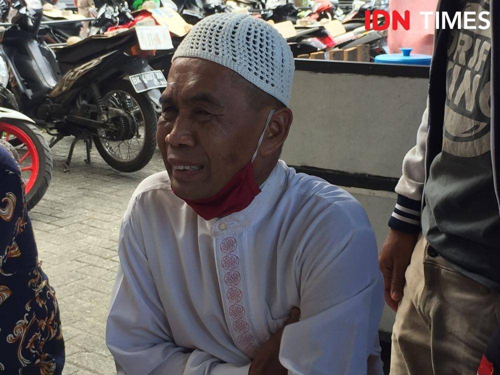 Sarpan masih dalam kondisi pemulihan (IDN Times/Indah Permata Sari)