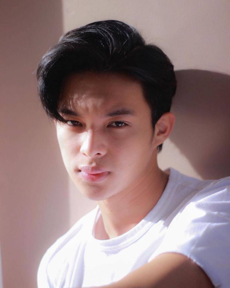 instagram.com/rey_mbayang