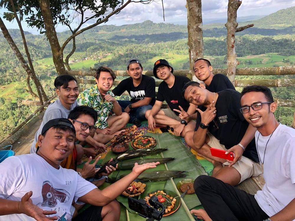 Instagram.com/cakra.khan
