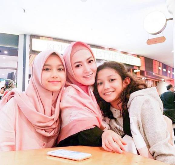 instagram.com/lyravirna