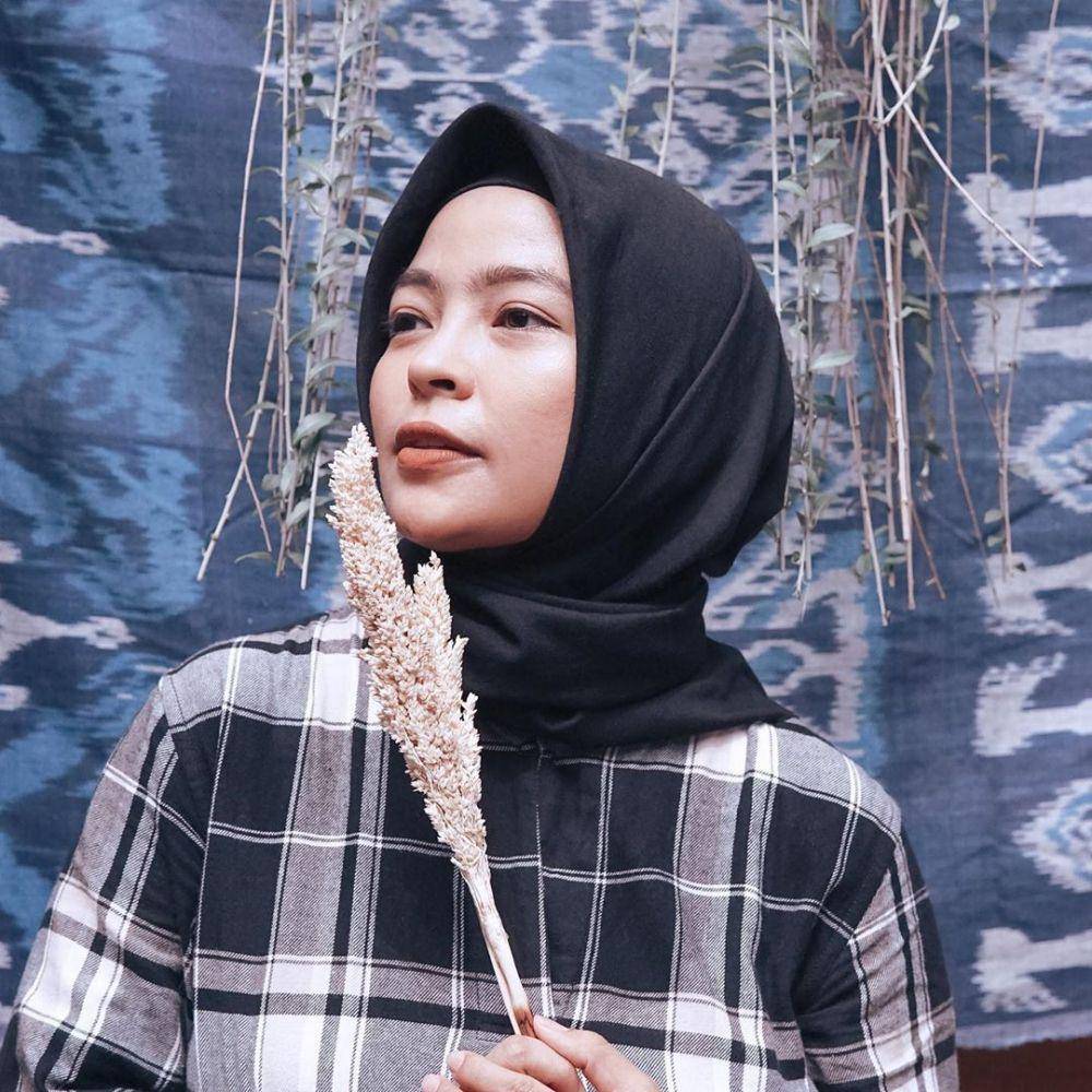Instagram.com/tantrisyalindri