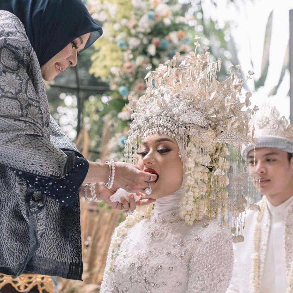 instagram.com/hulwatihusna