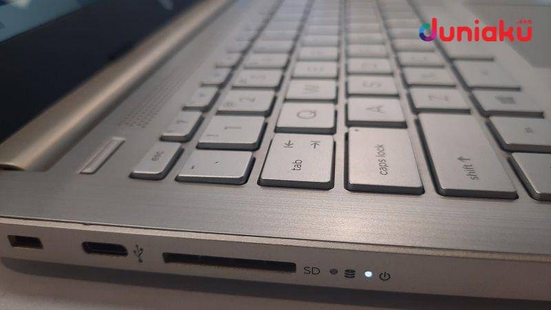 Keyboard dan port Laptop HP 14S-DK1004AU. duniaku.com/Adhitya Daniel