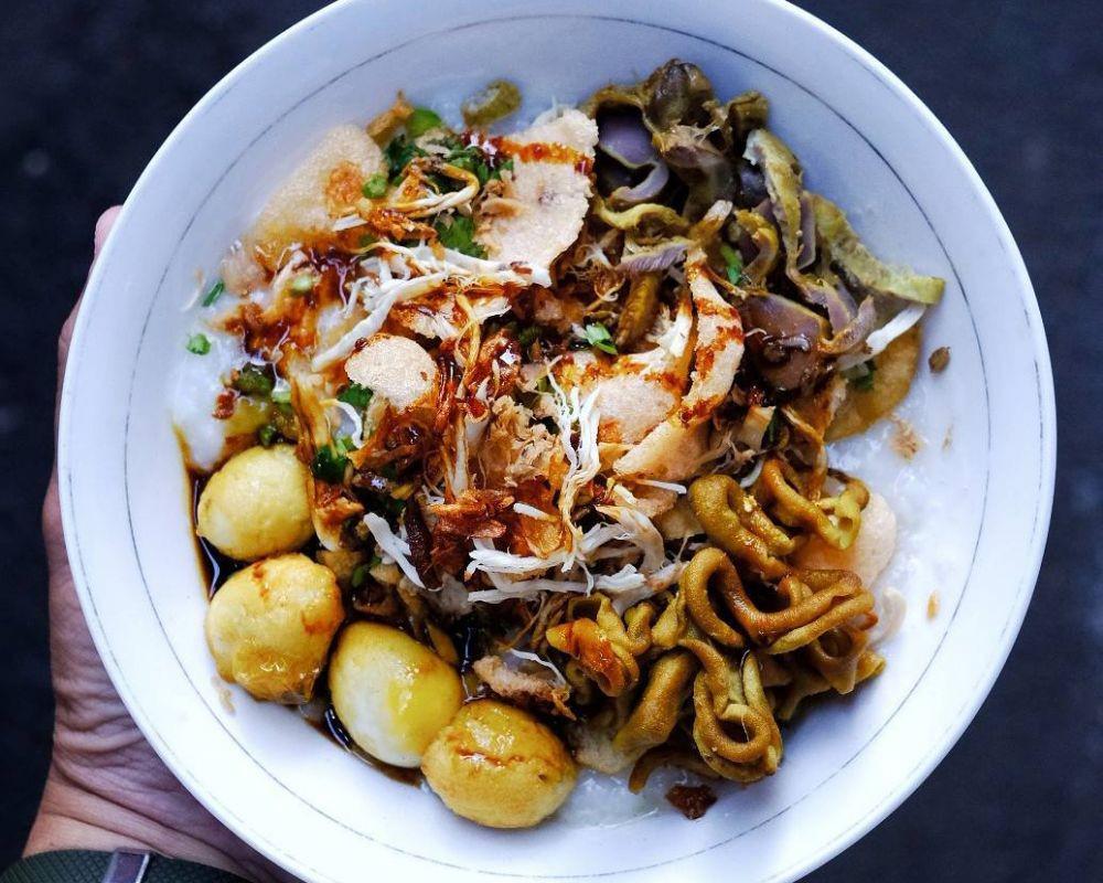 6 Aneka Bubur Khas Indonesia yang Hangat nan Gurih, Bikin Kenyang!