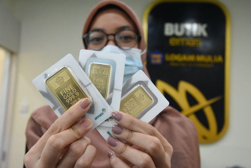 Melambung, Harga Emas Antam Dekati Rp1,93 Juta per Gram!
