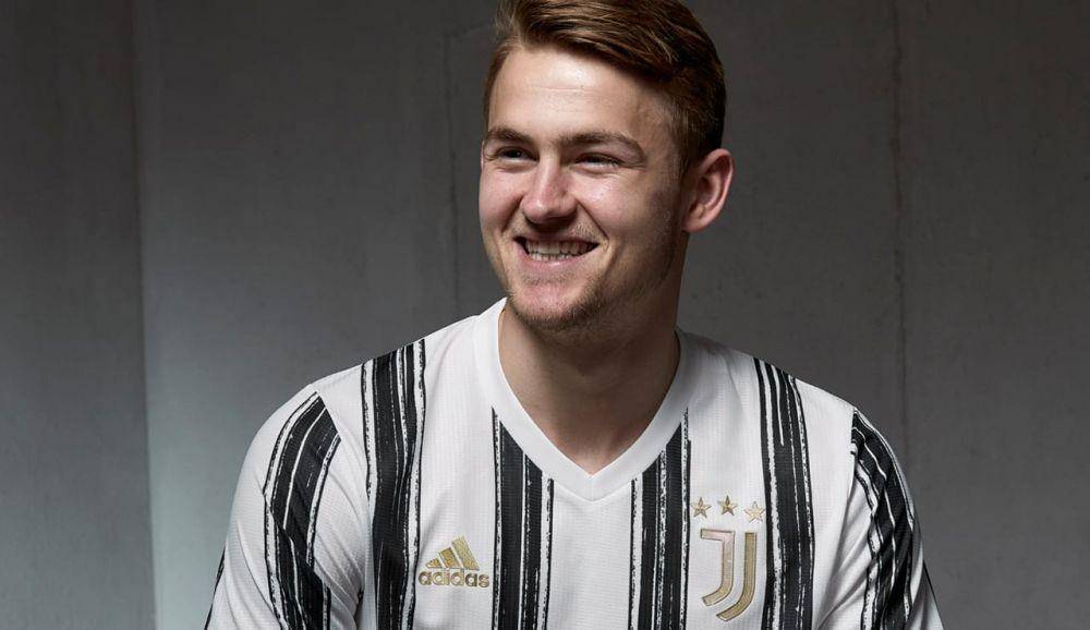 Jersey kandang baru Juventus musim 2020/2021. (juventus.com).