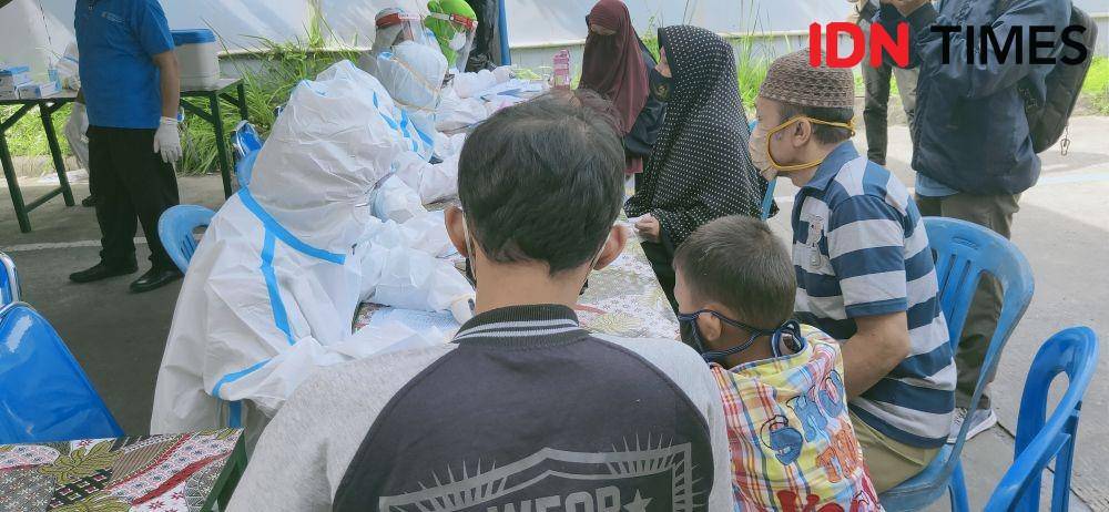 Tes swab di pasar Rapak Balikpapan, Kamis (30/7/2020) IDN Times/Haikal