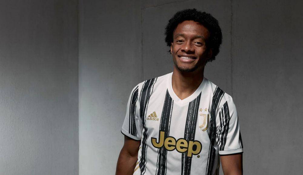 Jersey kandang baru Juventus musim 2020/2021. (juventus.com).