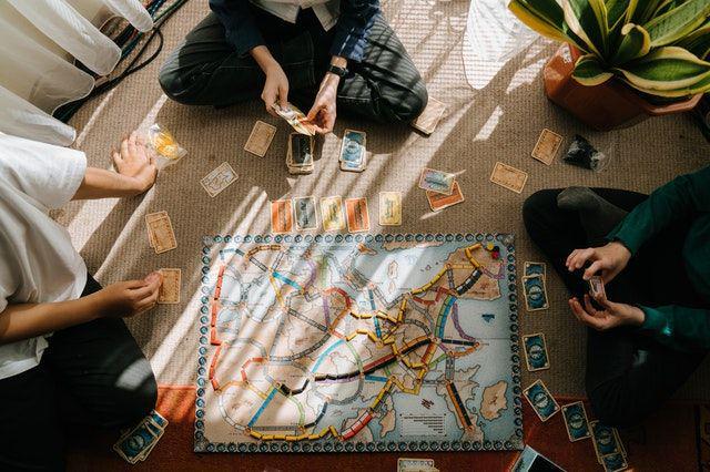 6 Manfaat Bermain Board Game, Bikin Waktu Luang Makin Asyik