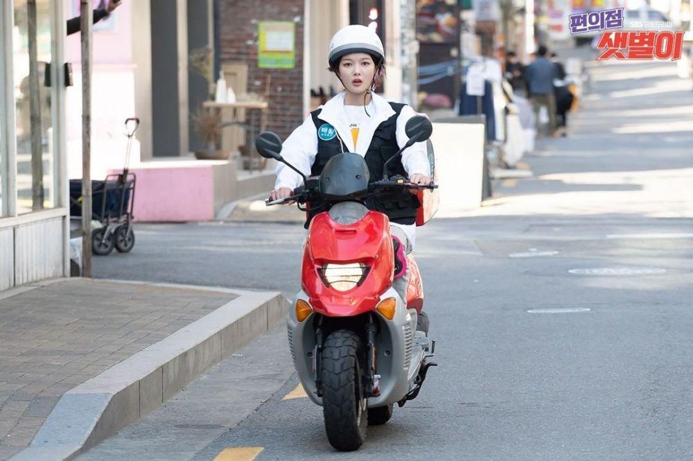 Jadi Sosok Pekerja Keras, 9 Potret Kim Yoo Jung di 'Backstreet Rookie'