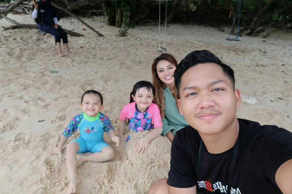instagram.com/azriel_hermansyah