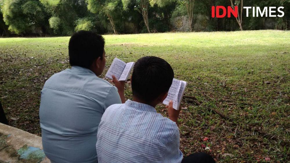 Cerita Mulyani, Tradisi ke Kuburan Massal Tsunami saat Idul Adha