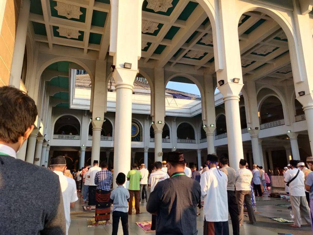 Suasana Salat Idul Adha di Masjid Al Akbar Surabaya, Jumat (31/7/2020). IDN Times/ Dok istimewa