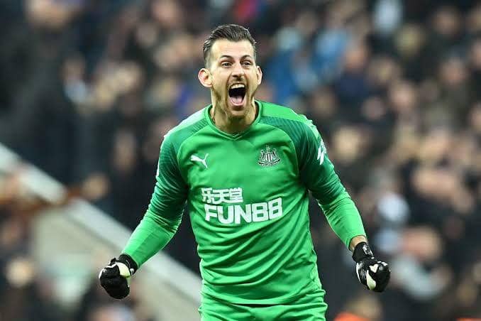 MU Sukses Pinang Dubravka, Segera Tes Medis!
