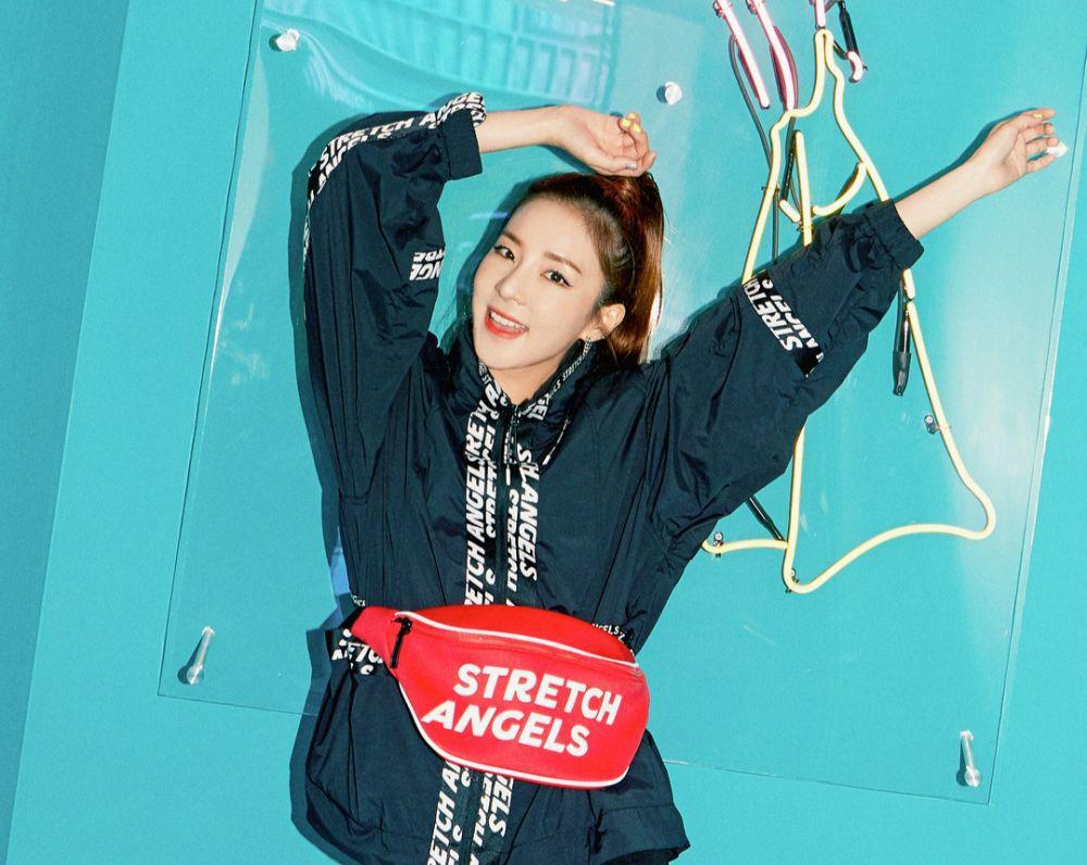 9 Pesona Sandara Park dengan Rambut High Ponytail, Anggunnya Terpancar