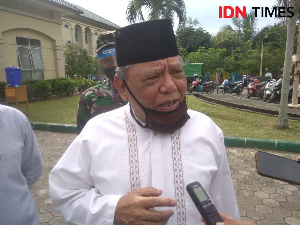 Ketua Yayasan Badan Pengelola Islamic Center Awang Dharma Bakti menjelaskan pelaksanaan kurban tahun ini. (IDN Times/Zulkifli Nurdin)