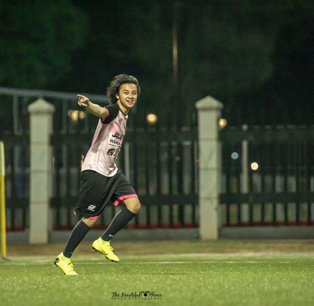 instagram.com/bastiansteel