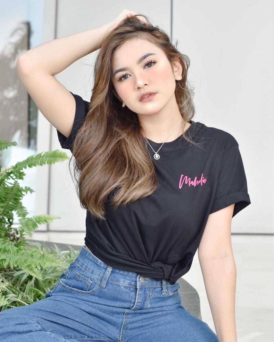 instagram/mahaliniraharja