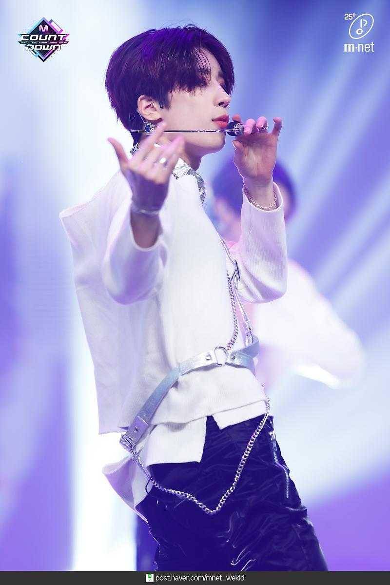 post.naver.com/mnet_wekid