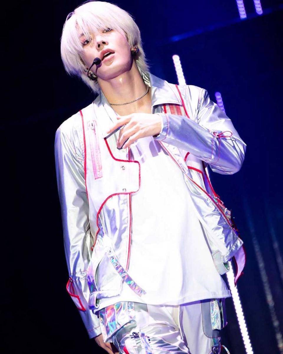 twitter.com/yutaone