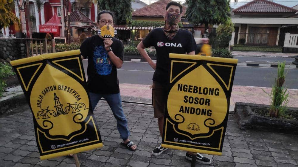 Aksi Jogja Santun Bersepeda untuk mengajak pesepeda patuh aturan, 1 Agustus 2020. Dokumentasi aksi