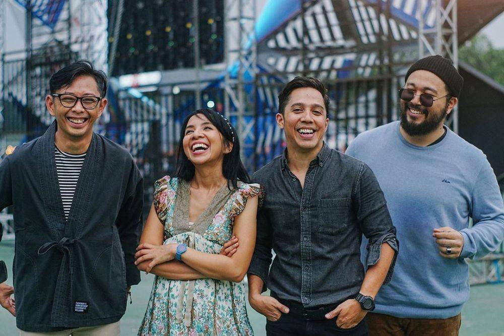 Instagram.com/moccaofficial
