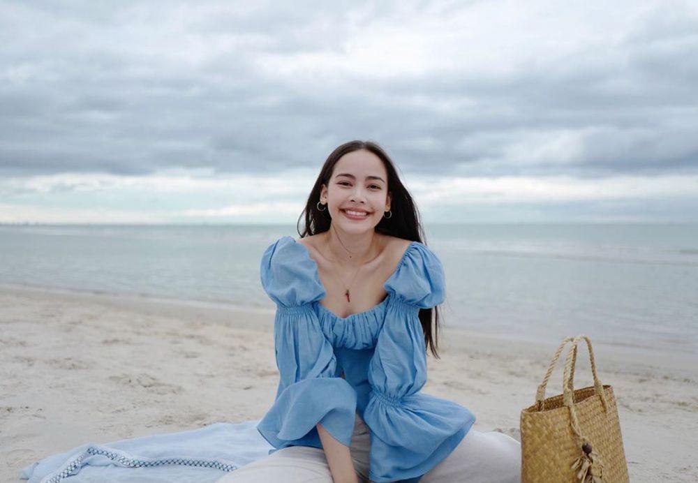 Karier Meroket, 10 Potret Manis Artis Thailand Yaya Urassaya Sperbund