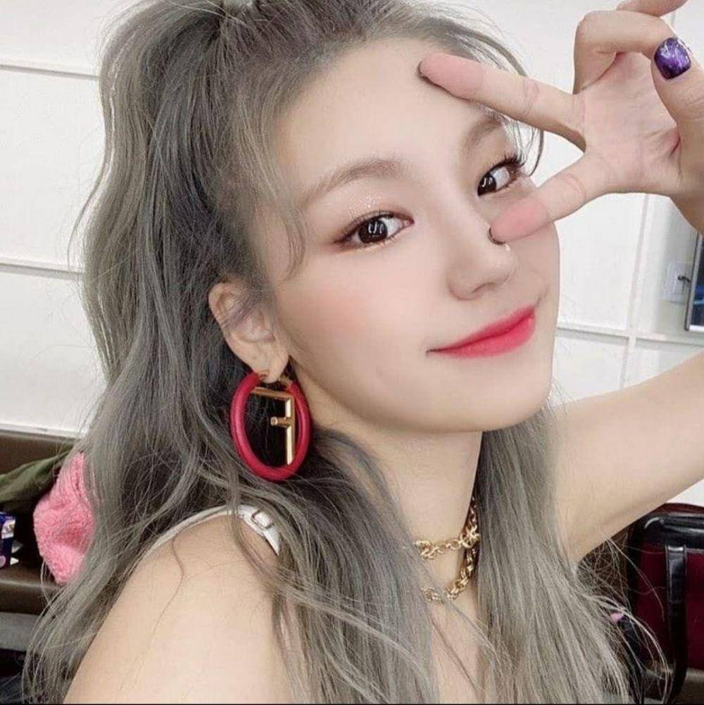 Instagram.com/yeji.Itzy