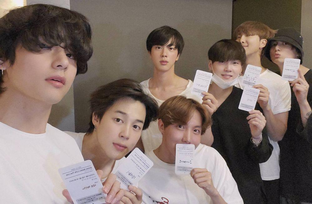 Twitter,com/BTS_twt/