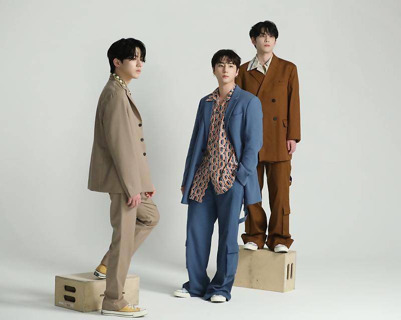 twitter.com/DAY6Updates