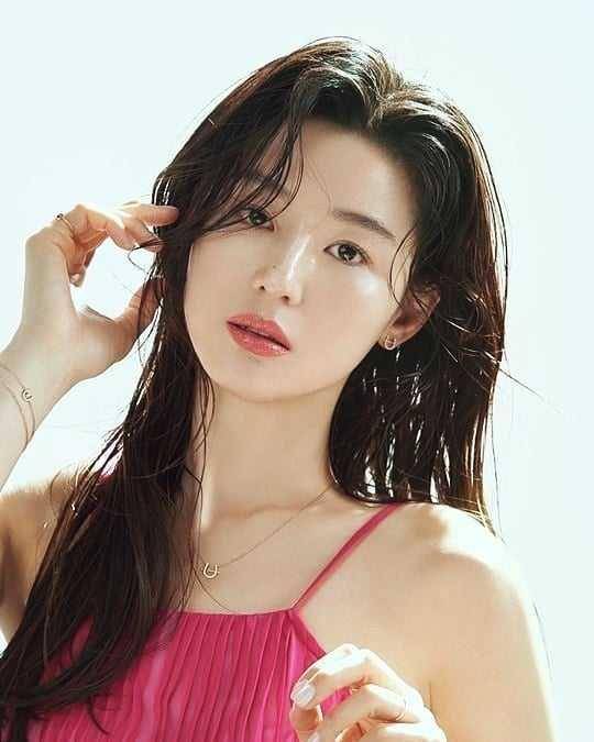instagram.com/junjihyun.official