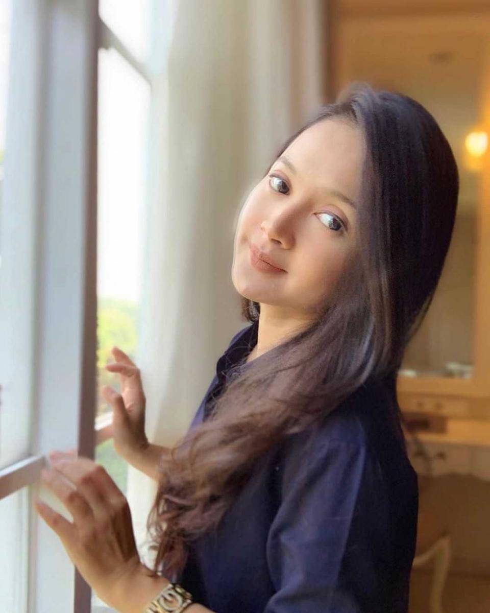 Instagram.com/rosnitaputri