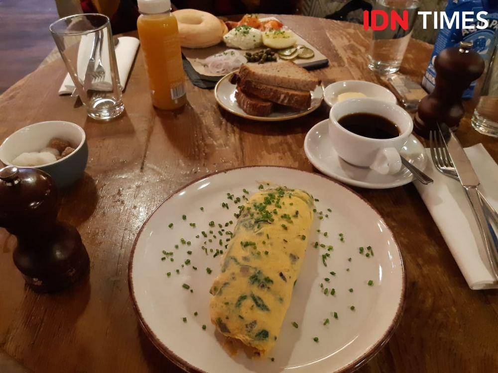 Ilustrasi English Breakfast di London, Inggris (IDN Times/Anata)