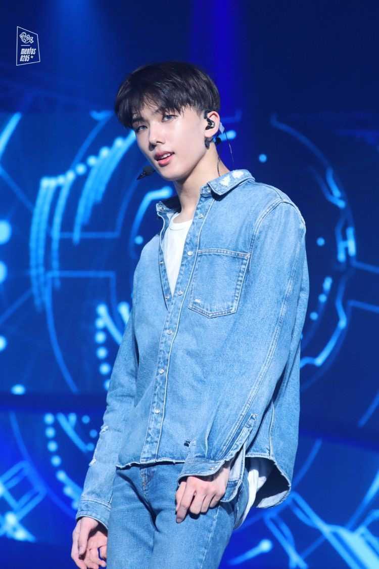 twitter.com/jisunghourly