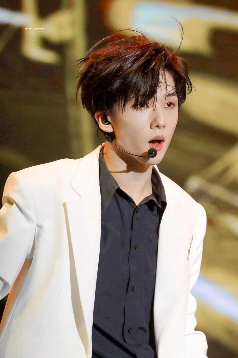 twitter.com/jisunghourly