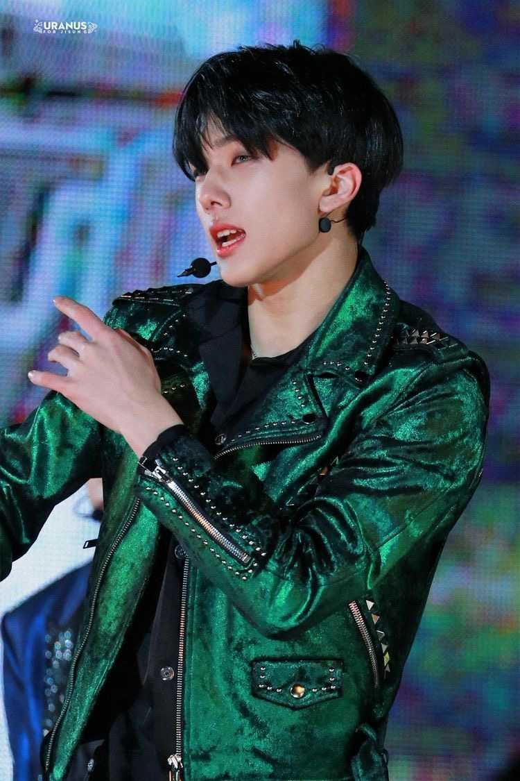 twitter.com/jisunghourly