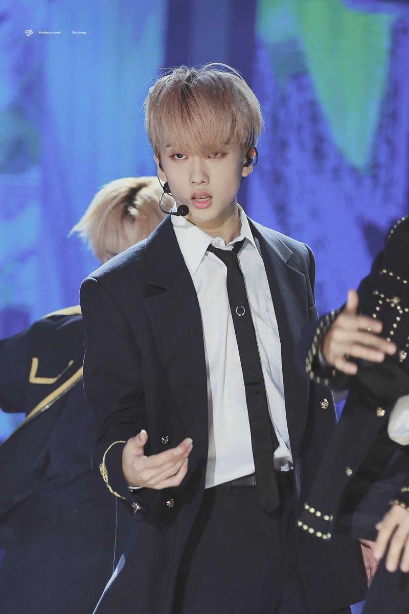 twitter.com/jisunghourly