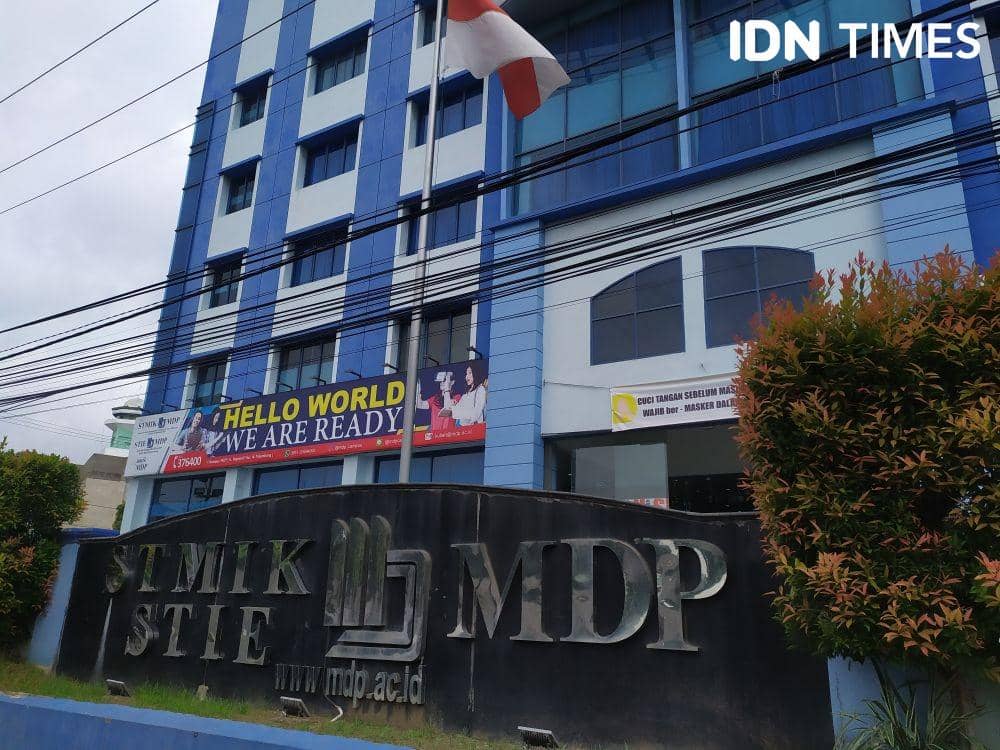 Situasi di Kampus MDP Rajawali (IDN Times/Feny Maulia Agustin)
