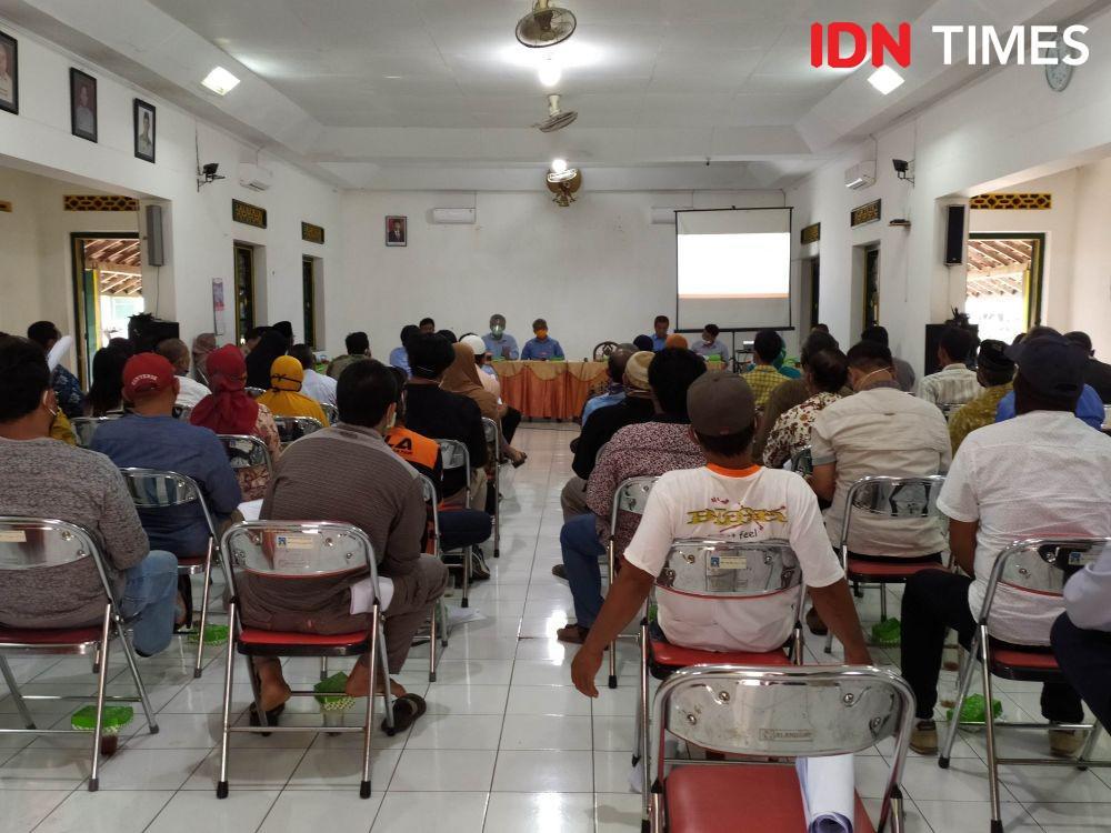 Sosialisasi pembangunan tol Jogja-Bawen di Desa Tirtoadi. IDN Times/Siti Umaiyah