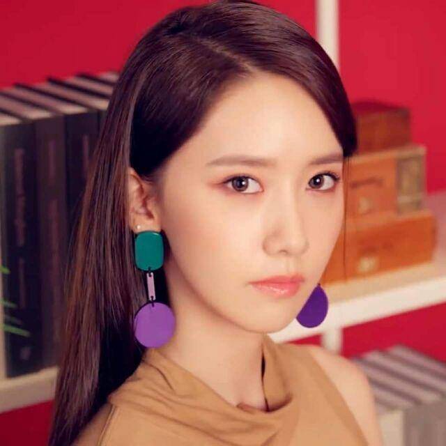 Facebook.com/Yoona Lim