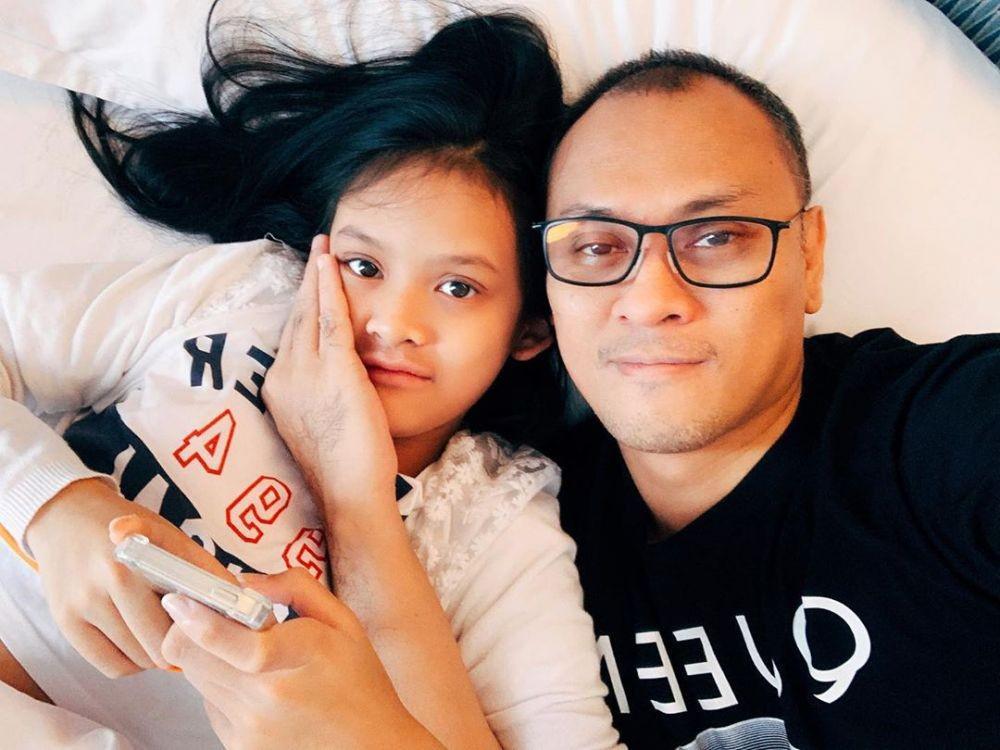 Papa Idaman! 12 Potret Kedekatan Andra Dewa 19 dan Putri Bungsunya