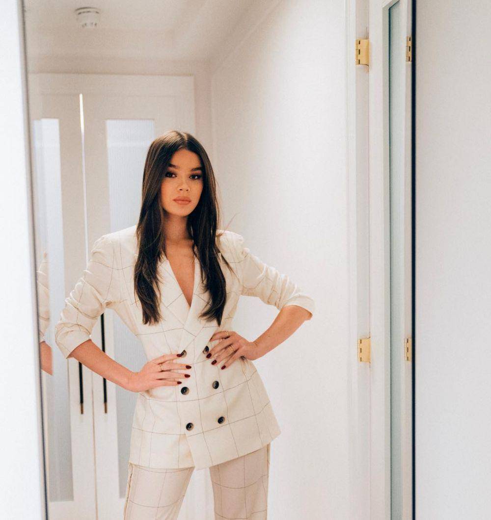 Instagram.com/haileesteinfeld