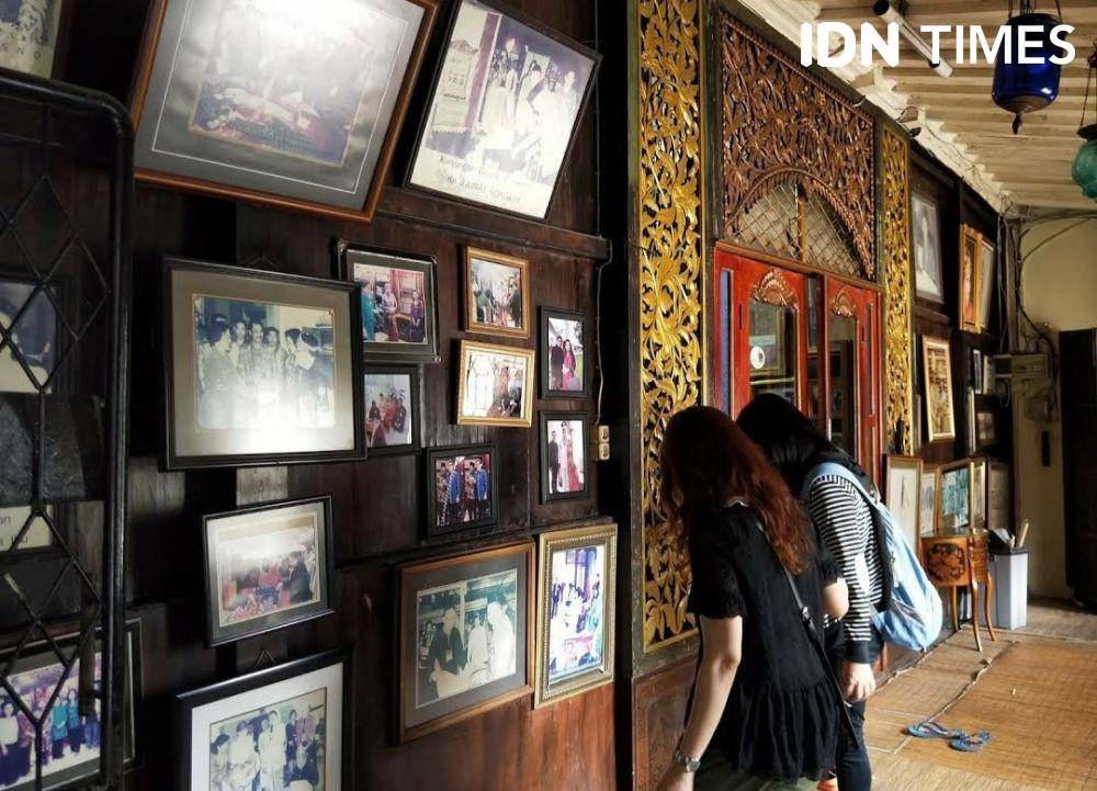 Toko songket di Tanggo Buntung Palembang (IDN Times/Feny Maulia Agustin)