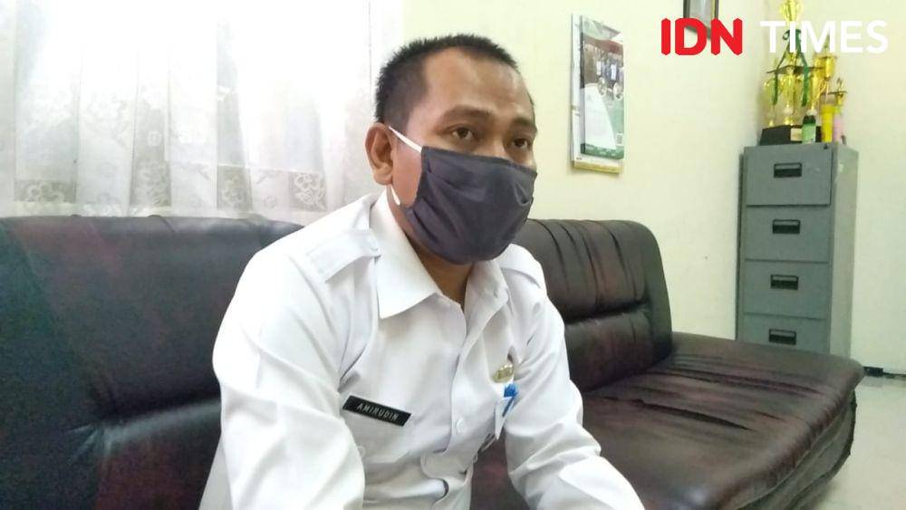 Lurah Jatirahayu Amirudin (IDN Times/Dini Suciatiningrum)