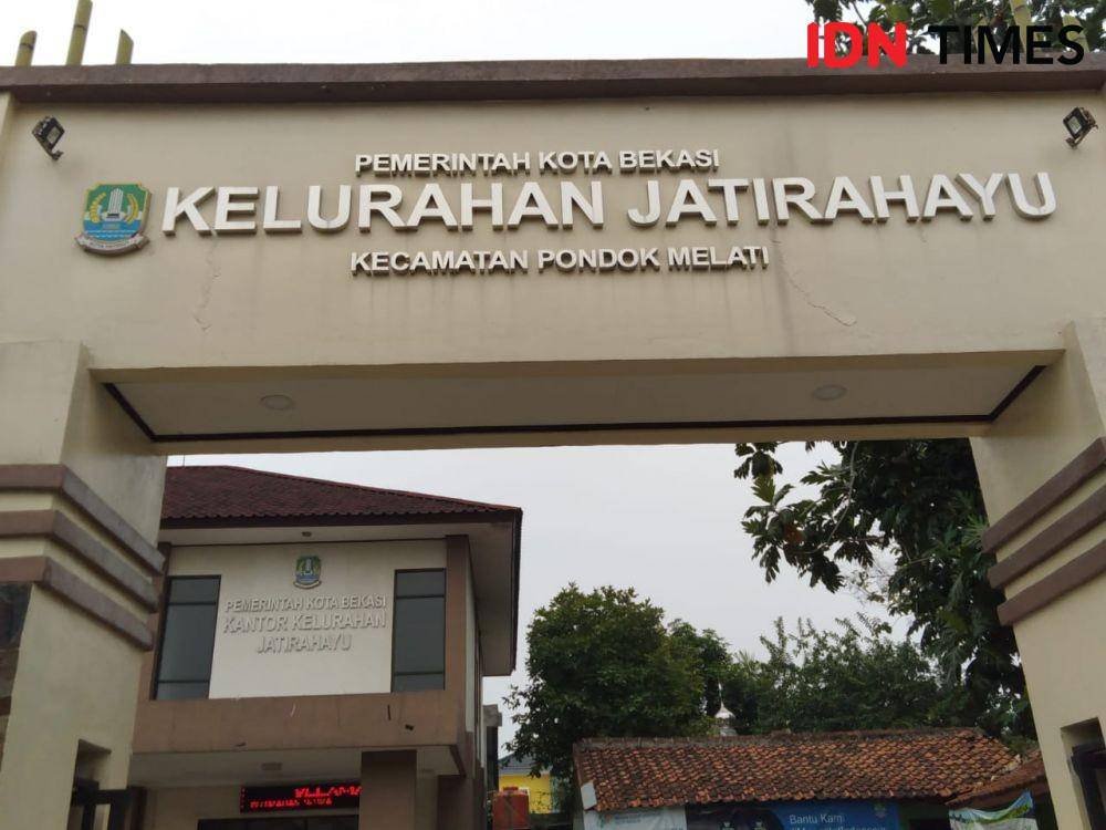 Kantor Kelurahan Jatirahayu (IDN Times/Dini Suciatiningrum)
