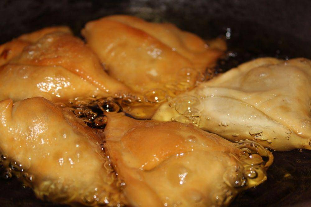 Ilustrasi menggoreng tahu (Pixabay/rkrandhir)