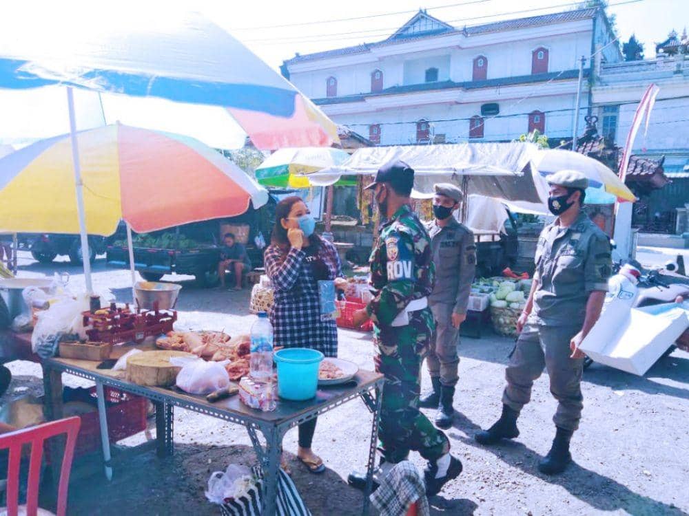 Patroli gabungan Kodim Tabanan dan Satpol PP Tabanan, Kamis (6/8/2021). (Dok.IDN Times/Humas Kodim Tabanan)