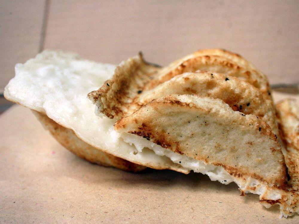 Rasanya Tetap Gurih, Begini Resep Membuat Kue Pancong Tanpa Santan