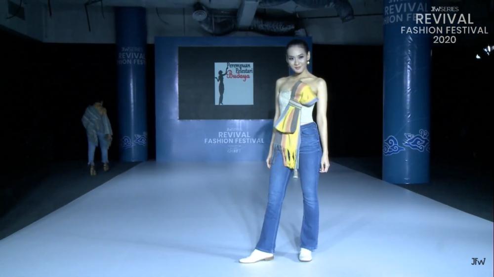 youtube.com/Jakarta Fashion Week